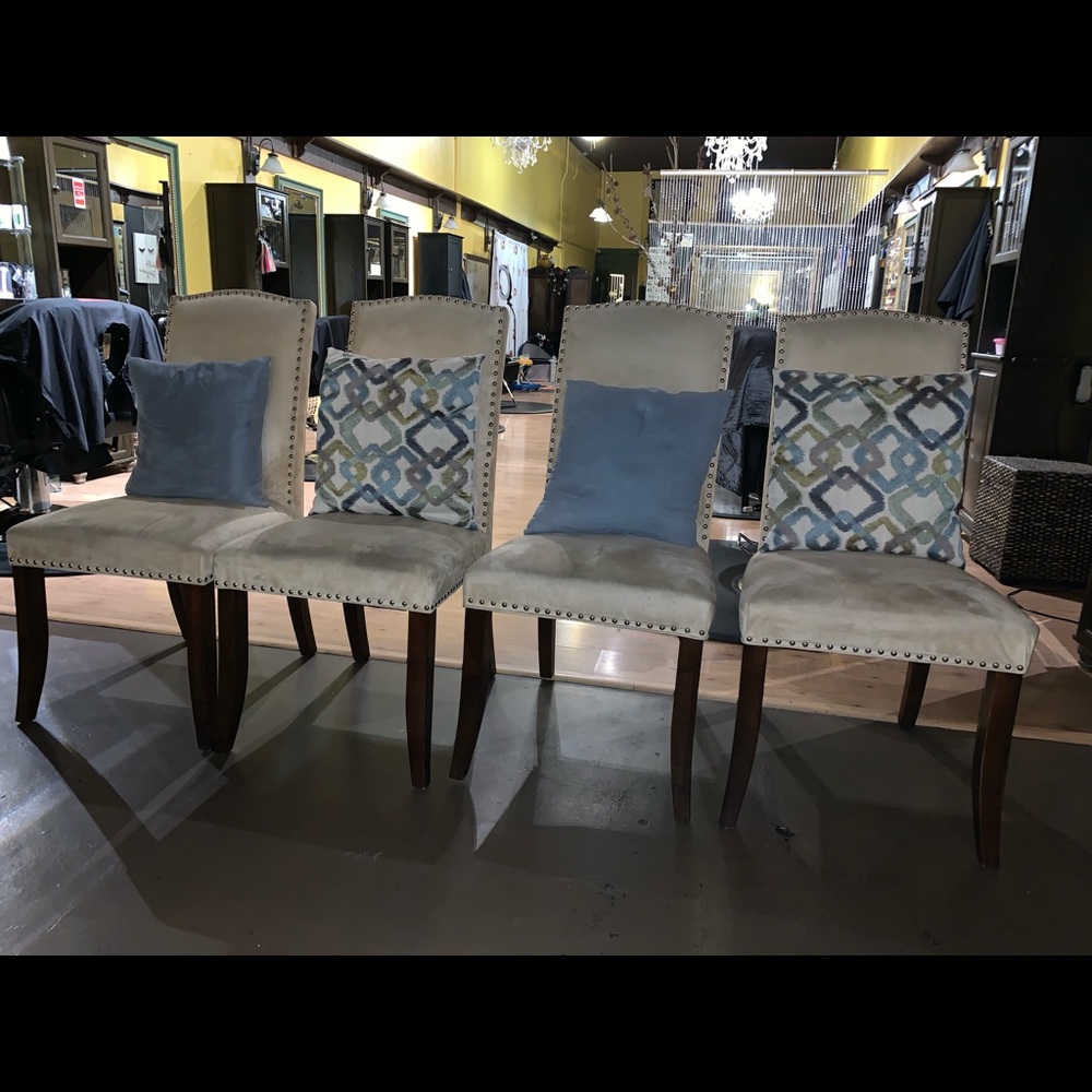 Suede chairs (4)